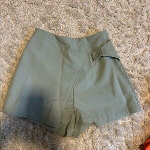 SHEIN Green Skorts with Relaxed Fit and Matte Finish